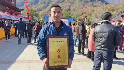 2025年，甘肃省陇南市康县天麻麻王评比及招商会在阳坝召开。三河坝镇斜坡村天麻种